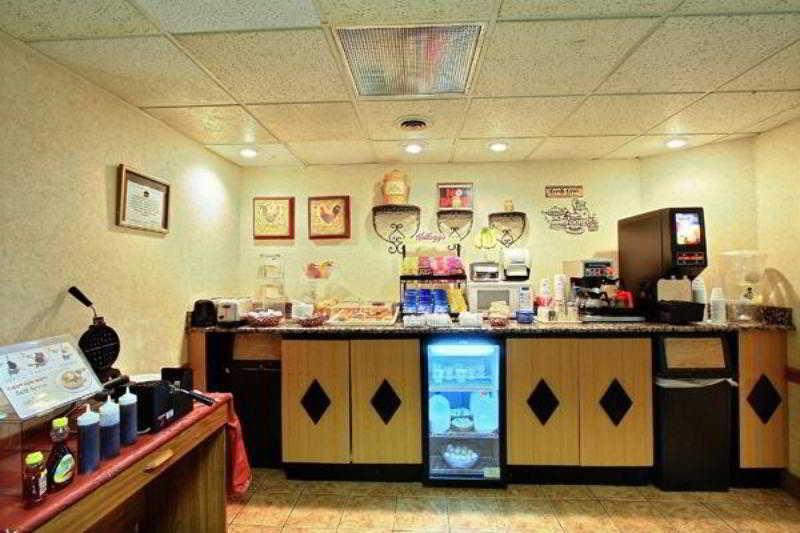 Days Inn & Suites By Wyndham Madison Heights Mi Extérieur photo