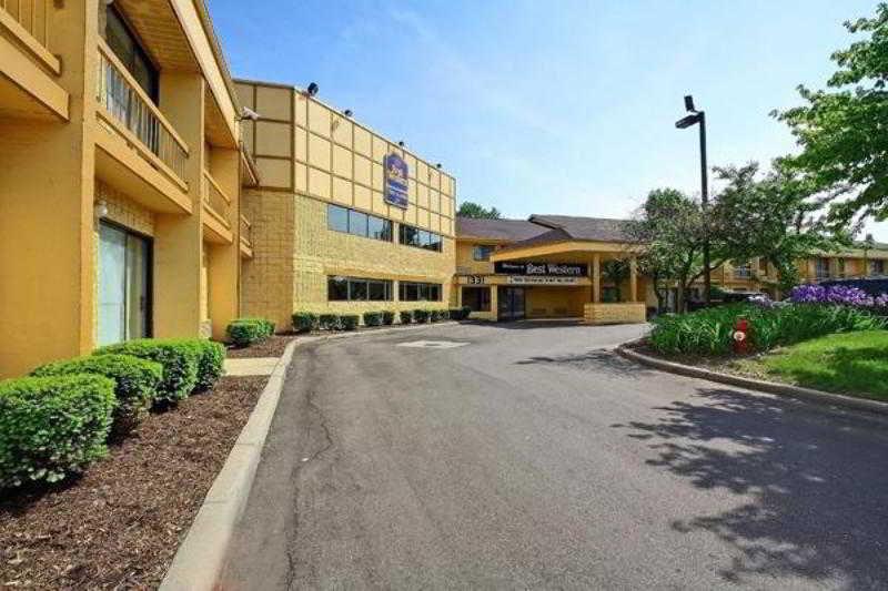 Days Inn & Suites By Wyndham Madison Heights Mi Extérieur photo