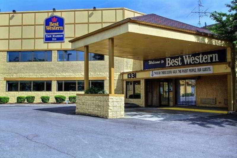 Days Inn & Suites By Wyndham Madison Heights Mi Extérieur photo