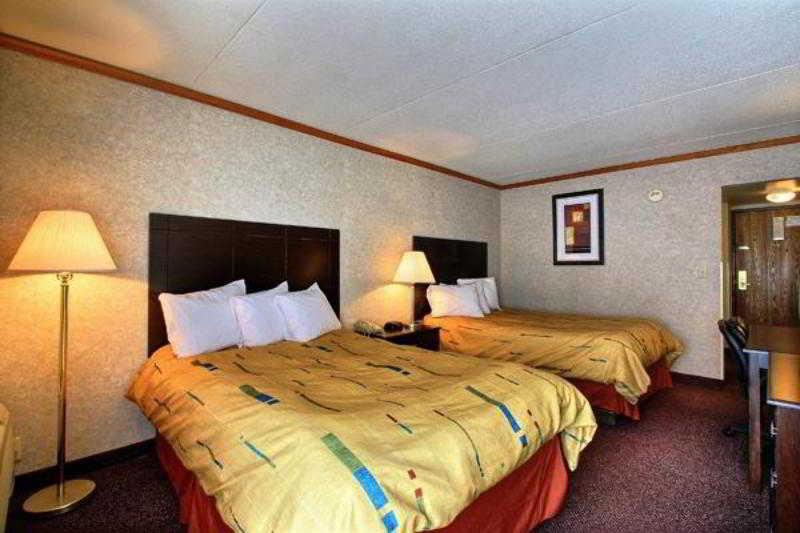 Days Inn & Suites By Wyndham Madison Heights Mi Extérieur photo