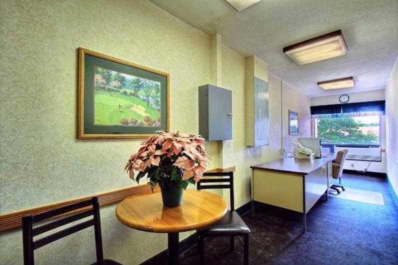 Days Inn & Suites By Wyndham Madison Heights Mi Extérieur photo